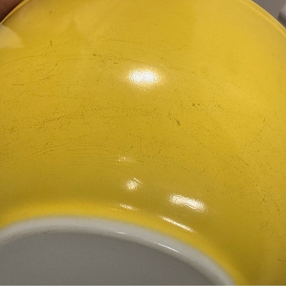 Set of 3 Vintage PYREX Primary Nesting Mixing Bowls - Picture 9 of 14